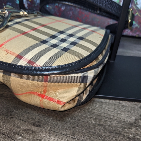 Burberrys | Vintage Horseferry Half Moon Nova Check Shoulder Bag - Picture 8 of 9